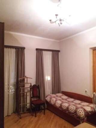 Гостевой дом Welcome to Tbilisi Тбилиси Трехместный номер с балконом-10