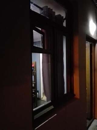 Гостевой дом Welcome to Tbilisi Тбилиси Небольшой двухместный номер с 2 отдельными кроватями-1